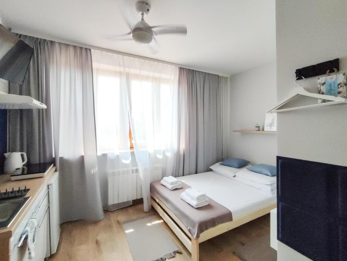 Apart Hostel S8 Blizne Jasinskiego Exteriör bild