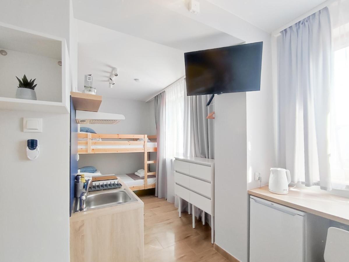 Apart Hostel S8 Blizne Jasinskiego Exteriör bild