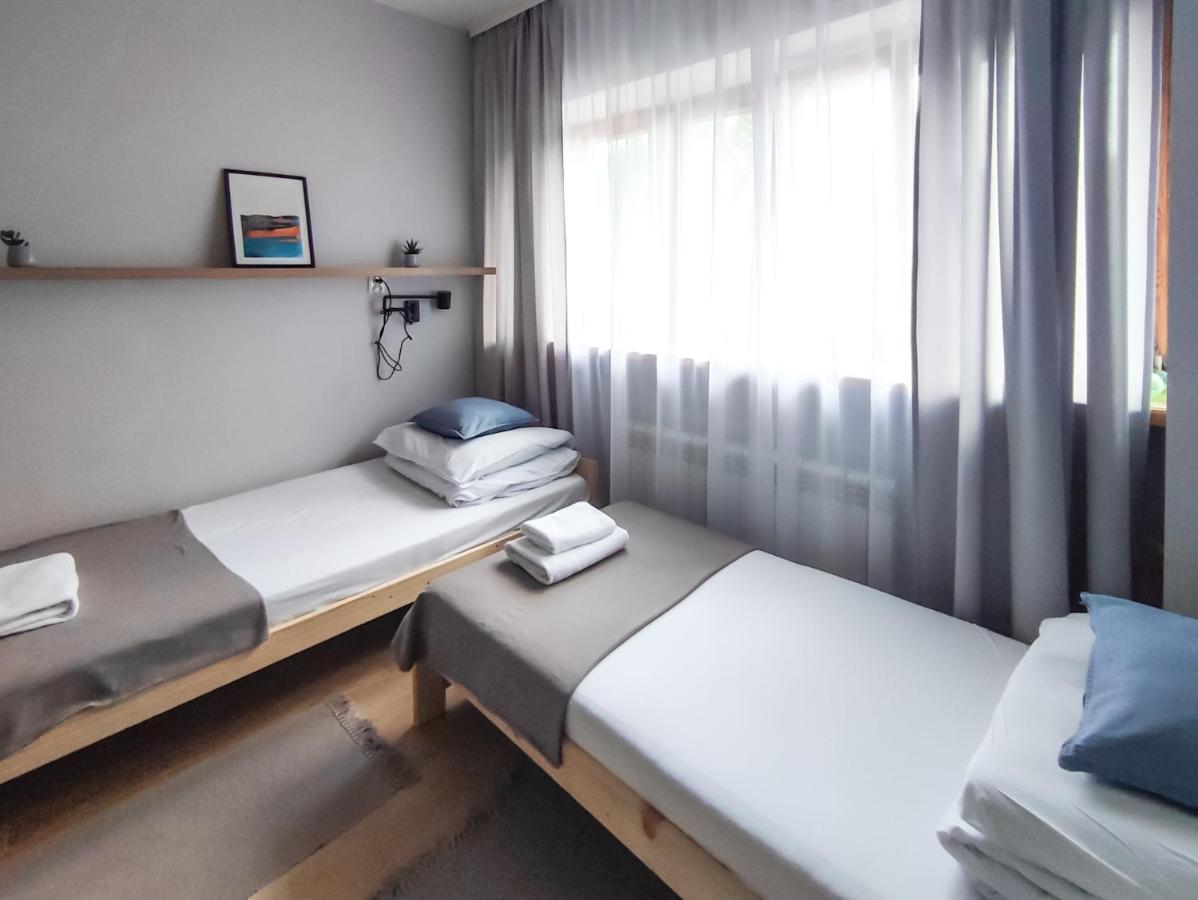 Apart Hostel S8 Blizne Jasinskiego Exteriör bild