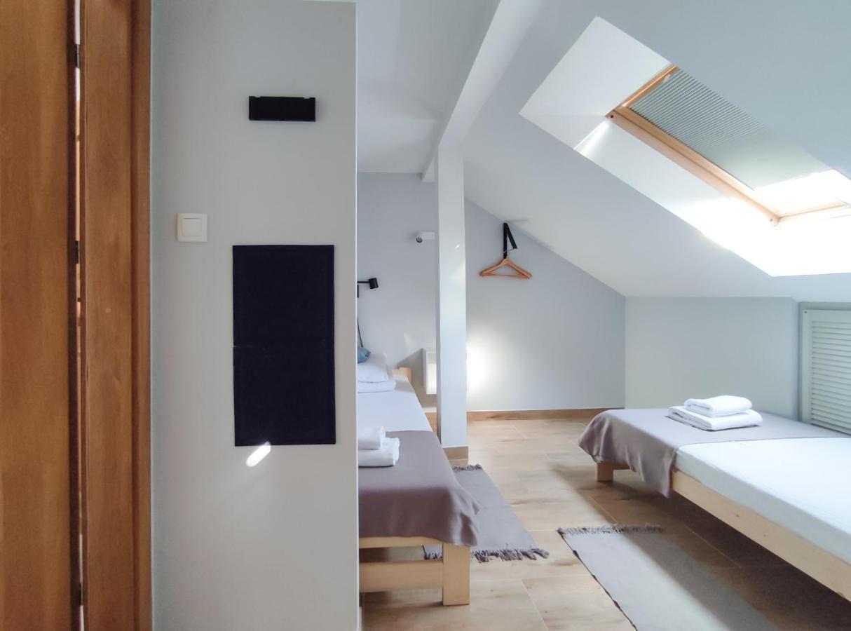 Apart Hostel S8 Blizne Jasinskiego Exteriör bild